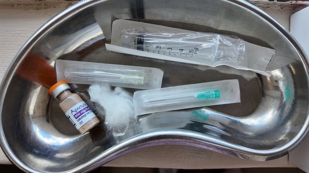 圖為每兩個月注射一次的卡替拉韋（Cabotegravir）注射劑。