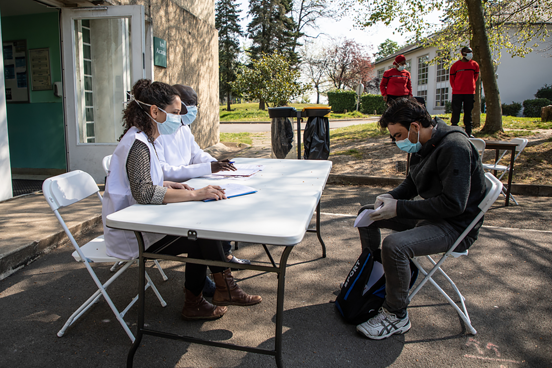 A young man who shows symptoms of having COVID-19 is admitted to the &#039;COVID+&#039; centre in Chatenay-Malabry, in the Paris suburbs, where he is able to isolate and MSF teams able to provide some medical care. Paris, France, April 2020. © Agnes Varraine-Leca/MSF