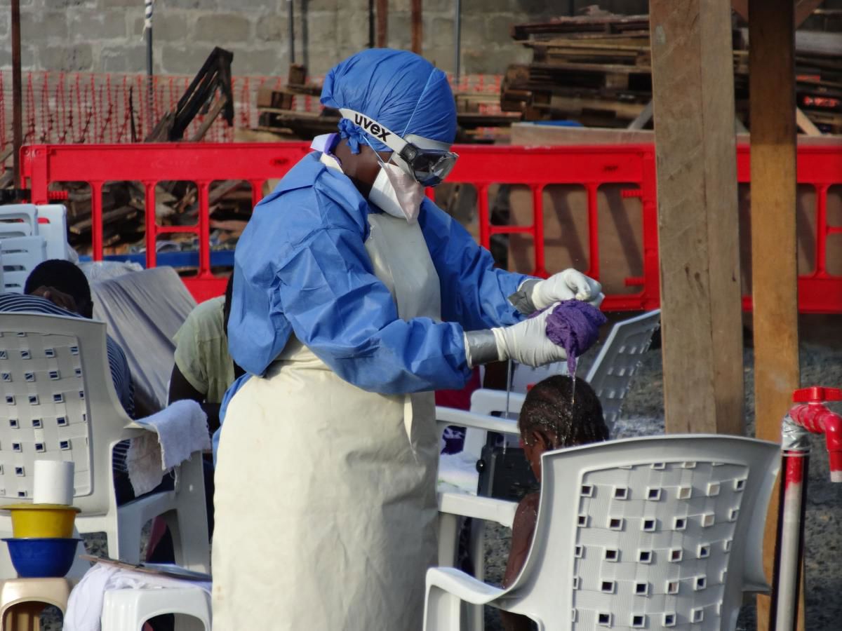 MSF Fighting Ebola 9