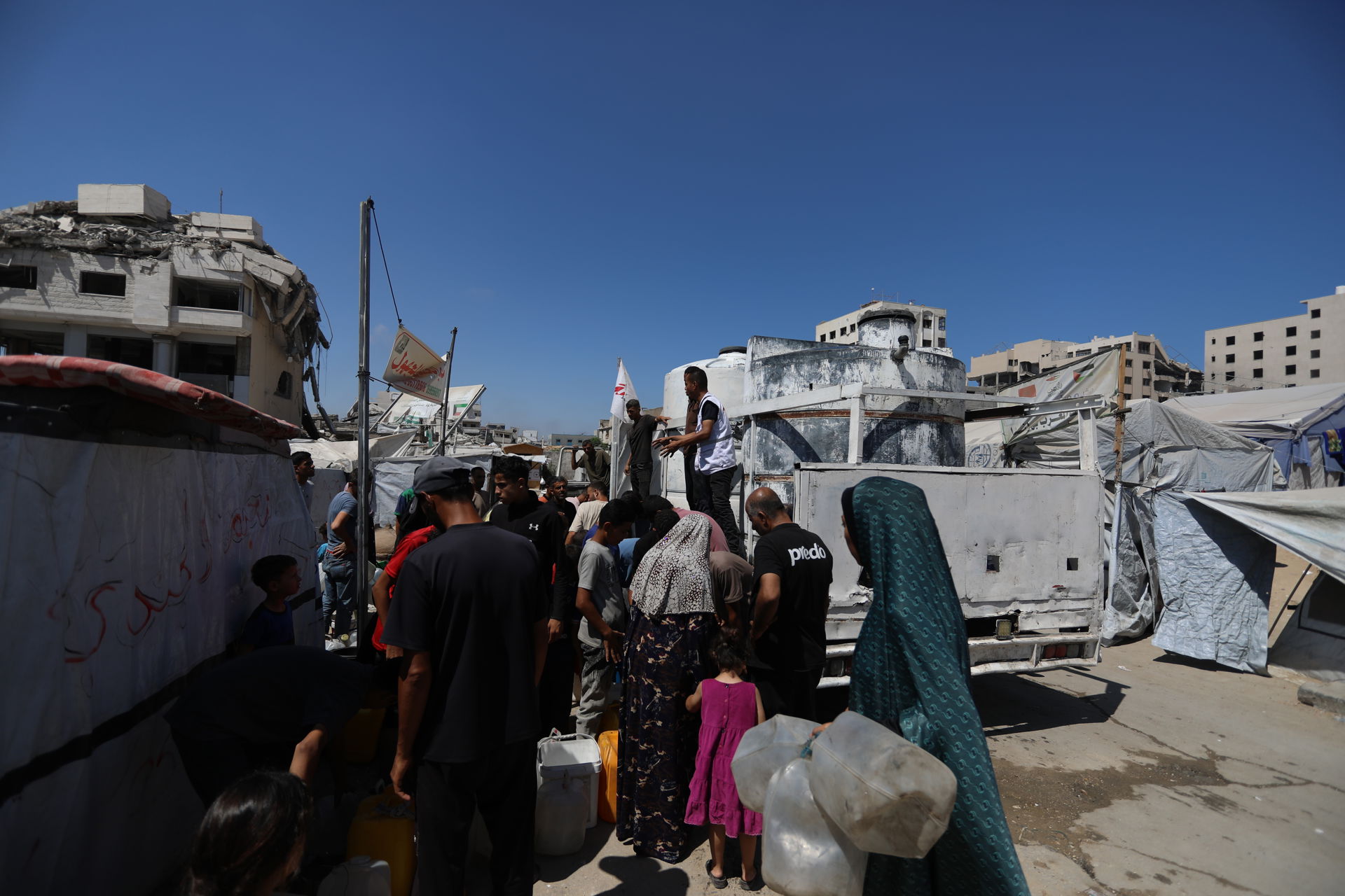 無國界醫生向加沙民眾提供潔淨水,但受到以色列當局一再阻撓。