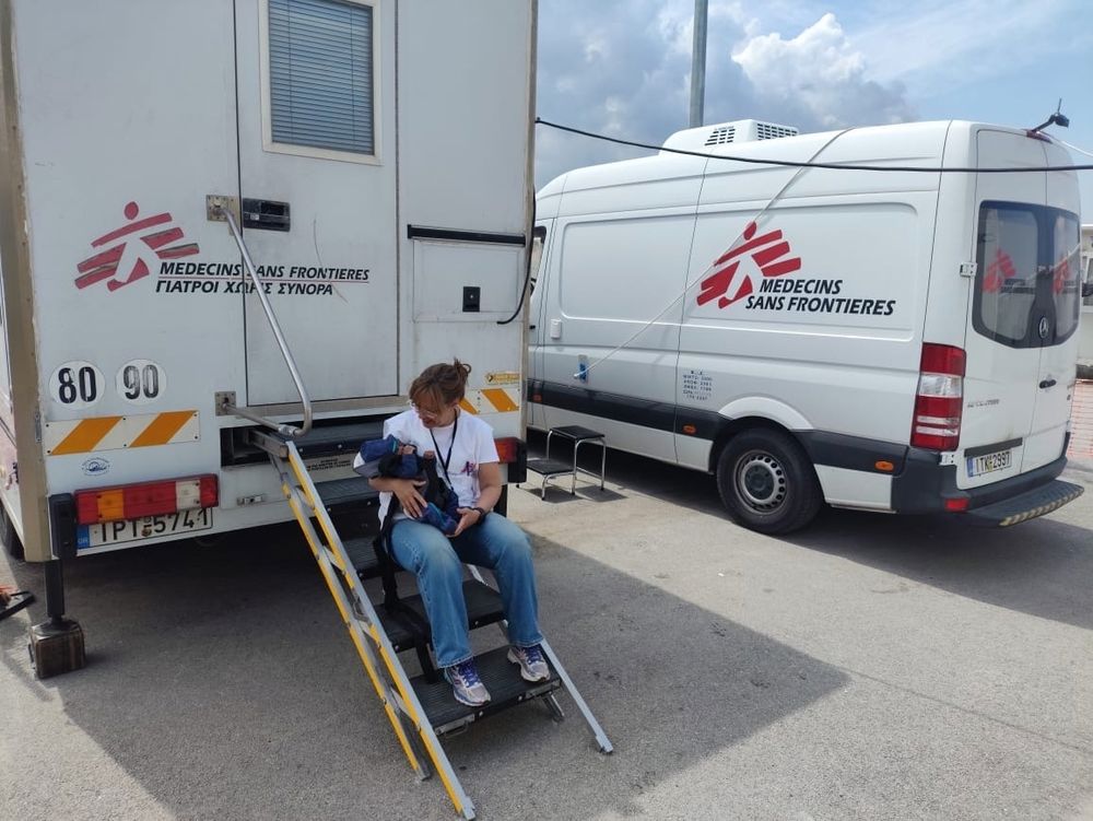 無國界醫生不僅提供治療，更致力賦能，幫助婦女獲得重要資訊，作出知情選擇。