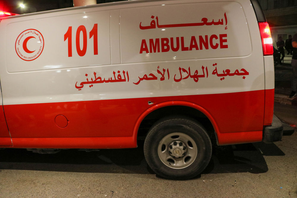 An ambulance was shot at while bringing wounded people to Jenin hospital following an incursion by Israeli forces on Jenin refugee camp on the morning of 27 October. As a result, paramedics reportedly had to evacuate the ambulance and take cover on the ground for 20 minutes. Palestine, 27 October 2023.  ©Faris Al-Jawad