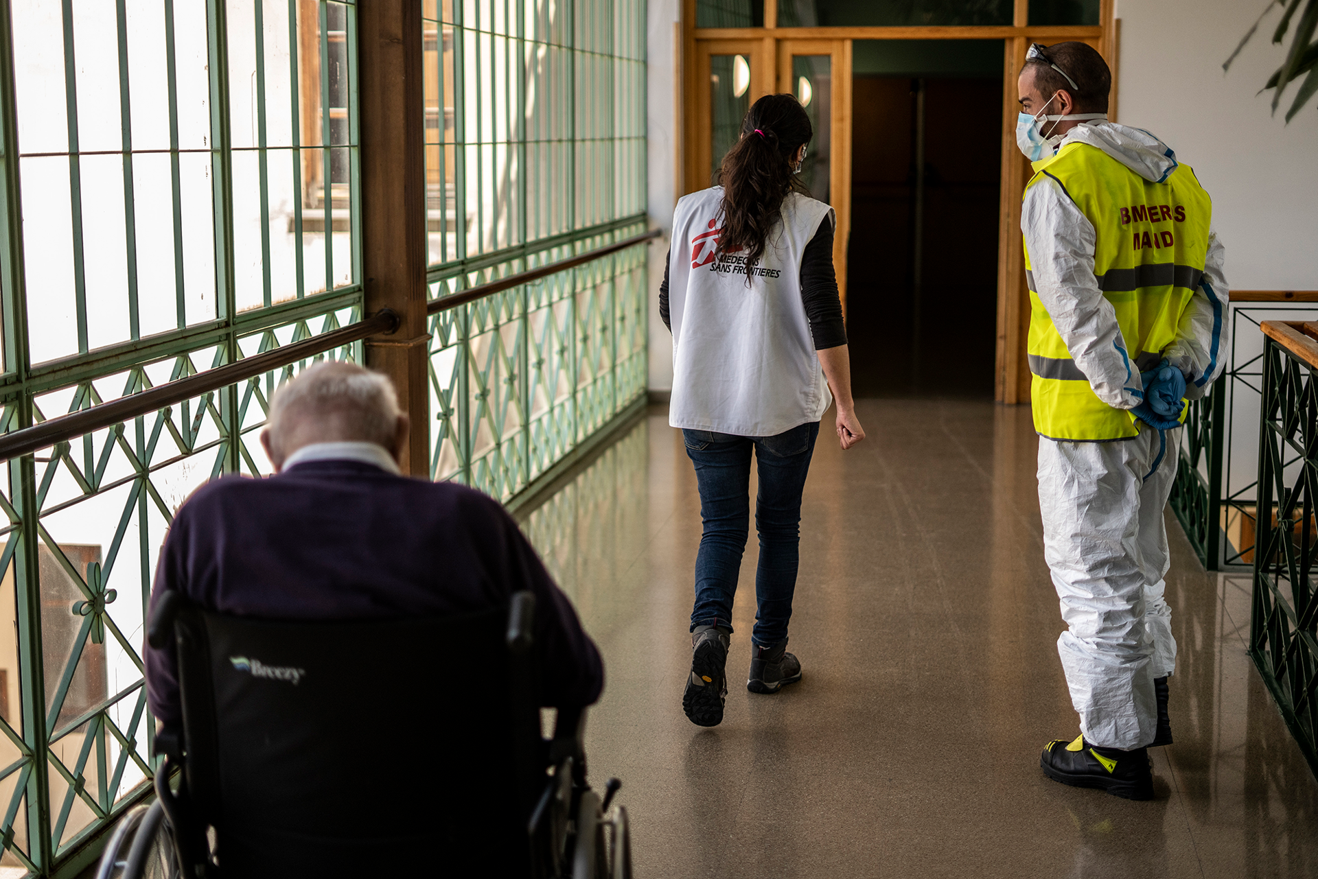 MSF teams train members of the local fire brigade to support in disinfections tasks, setting staff circuits, and relocation of residents in pre-defined areas for patients with COVID-19. © Olmo Calvo/Spain