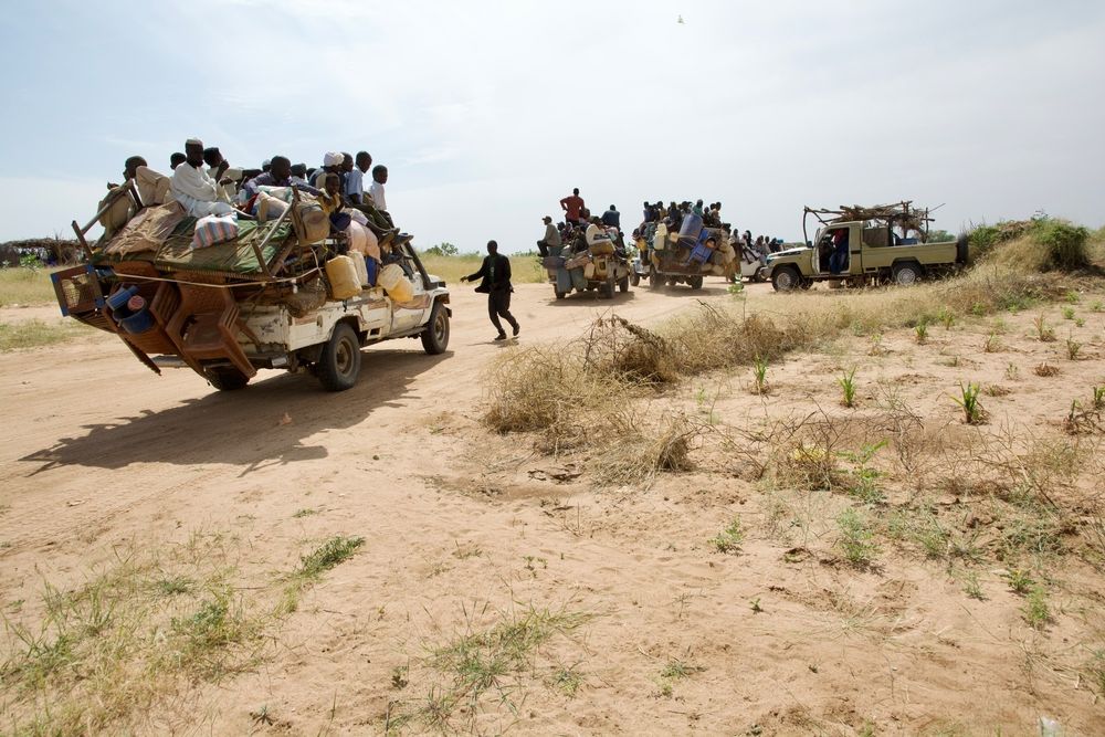 經由貨車抵達塔維拉的難民。組織表示,他們多為營養不良程度極其嚴重的婦女、兒童及長者。
