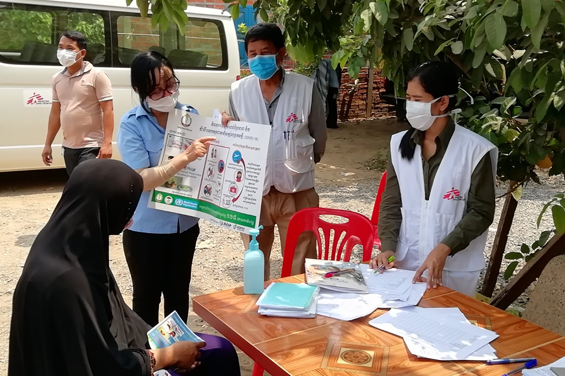 MSF teams conduct training for tracing contacts of COVID-19 confirmed patients in Battambang, Cambodia. © MSF